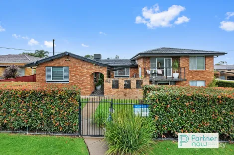 Property photo of 75 Garden Street South Tamworth NSW 2340