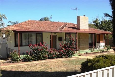 2 Macdonald St, Merredin, WA 6415