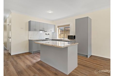 Property photo of 76 Oxford Parade Forest Lake QLD 4078