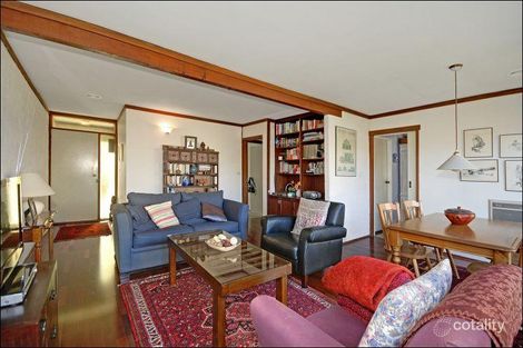 Property photo of 11 Cosgrove Street Curtin ACT 2605