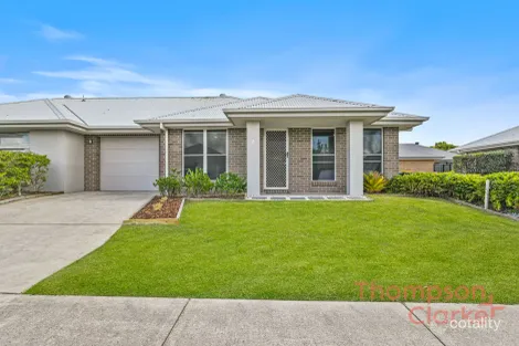 2/6 Bergman Way, Rutherford, NSW 2320