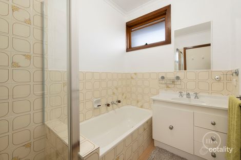 Property photo of 18 Broadford Crescent Macleod VIC 3085