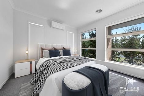 Property photo of 8 Ramlegh Boulevard Clyde North VIC 3978