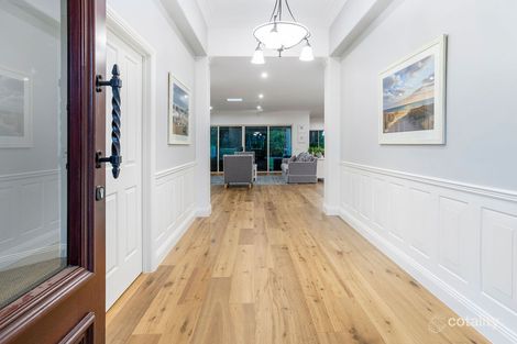 Property photo of 3189 Riverleigh Drive Hope Island QLD 4212