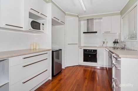Property photo of 21 School Road Wynnum West QLD 4178