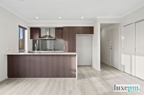 18 Avonbury Dr, Armstrong Creek, VIC 3217