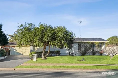 2 Coachwood Cres, Bradbury, NSW 2560