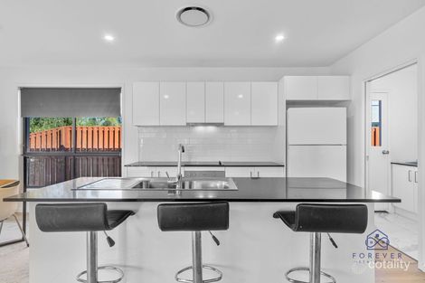 Property photo of 17 Sundown Circuit Pimpama QLD 4209