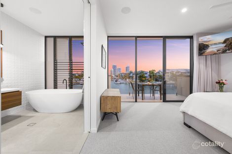 Property photo of 2/8 Jennifer Avenue Runaway Bay QLD 4216