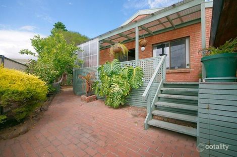 2 Chatham Cl, Bell Post Hill, VIC 3215