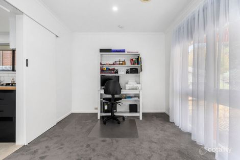 Property photo of 24 Katoomba Court Hamlyn Heights VIC 3215