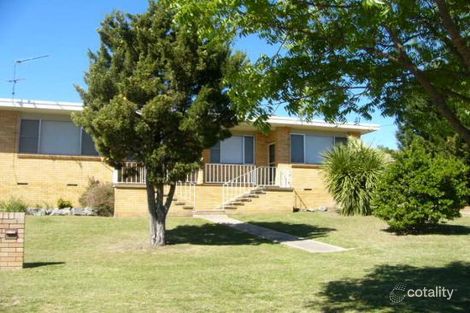 3/5 Carey Ave, Armidale, NSW 2350