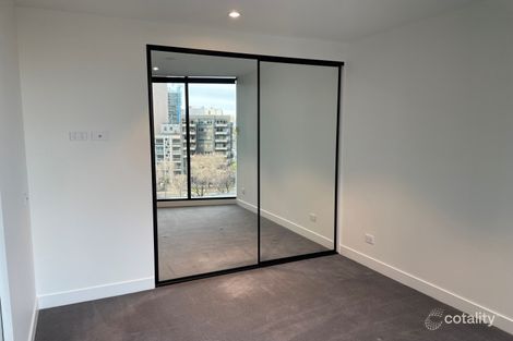 Property photo of 708/8 Bowen Crescent Melbourne VIC 3004