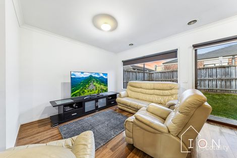 Property photo of 16 Kosciuszko Circuit Clyde VIC 3978