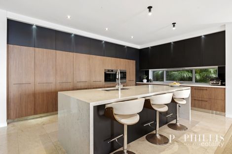 Property photo of 6 Knightsbridge Parade East Paradise Point QLD 4216