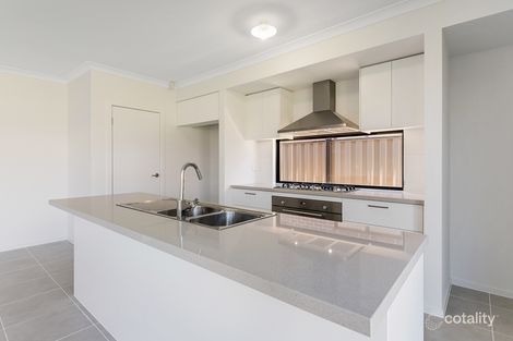 Property photo of 90 Sustainable Drive Craigieburn VIC 3064