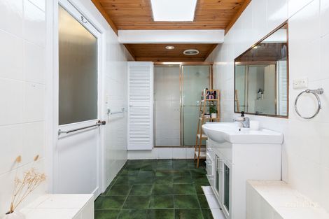 Property photo of 18 Cornish Avenue Killarney Vale NSW 2261