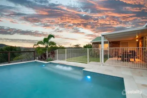 Property photo of 4 Pineview Drive Oxenford QLD 4210