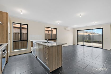 Property photo of 17 Phoenix Circuit Brookfield VIC 3338