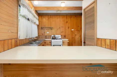 Property photo of 76 Potton Avenue Rosebud VIC 3939