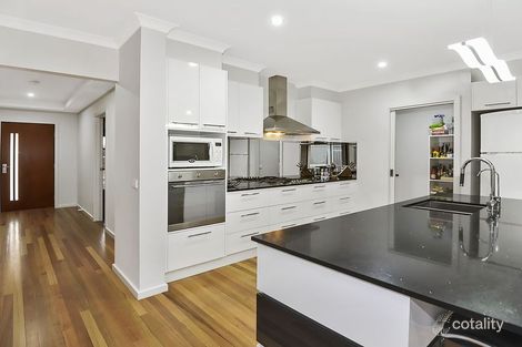 Property photo of 17 Central Court Maryborough VIC 3465