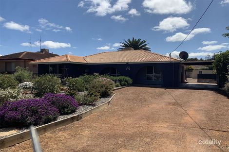 3 Larke Cres, Corrigin, WA 6375