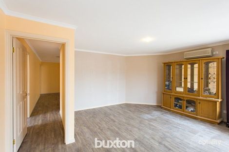 Property photo of 8 Cornwall Street Wendouree VIC 3355