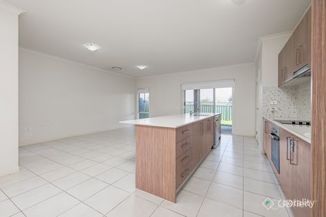 Property photo of 10 Dusseldorp Avenue Pakenham VIC 3810
