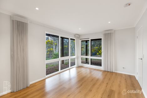 Property photo of 8 Woodman Place Greenleigh NSW 2620