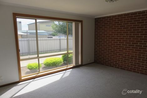 Property photo of 2/24 Thomas Mitchell Drive Wodonga VIC 3690