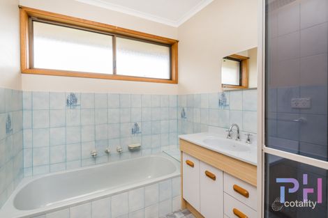 Property photo of 29 Howell Crescent Kangaroo Flat VIC 3555
