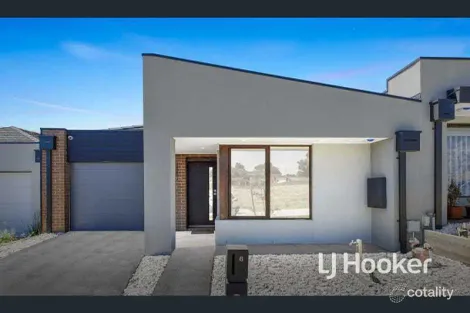 Property photo of 8 Compass Rise Hampton Park VIC 3976