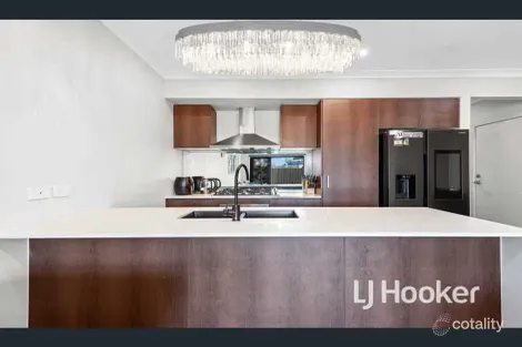 Property photo of 8 Compass Rise Hampton Park VIC 3976