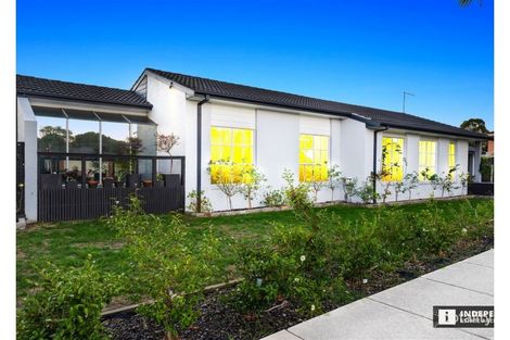 Property photo of 104 Waverley Park Drive Cranbourne North VIC 3977