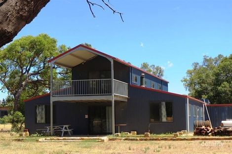 9 Fouracre Ct, Stake Hill, WA 6181