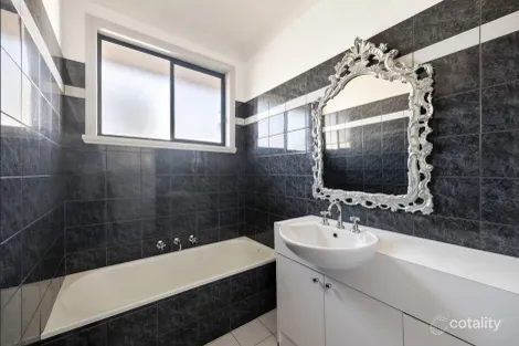 Property photo of 35 Hannah Avenue Hillside VIC 3037