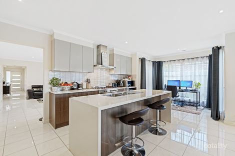 24 Cadillac St, Cranbourne East, VIC 3977