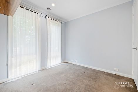 Property photo of 10 Tattersalls Lane Point Cook VIC 3030
