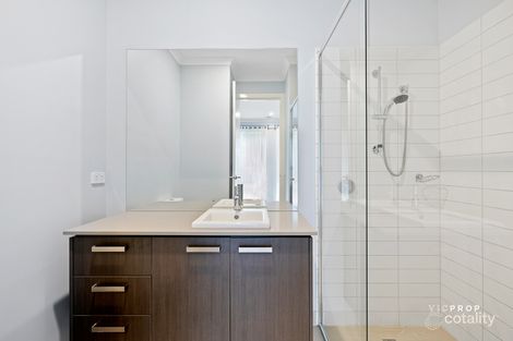 Property photo of 10 Tattersalls Lane Point Cook VIC 3030