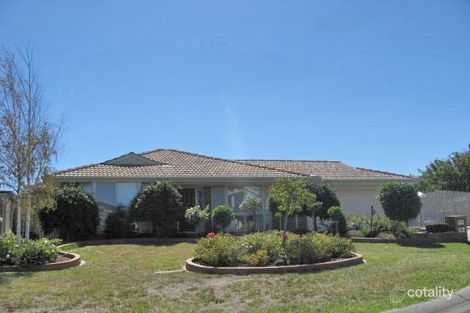 Property photo of 3 Beleura Court Taylors Lakes VIC 3038