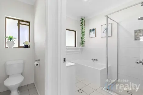 Property photo of 52 Tableland Road Sunshine Acres QLD 4655