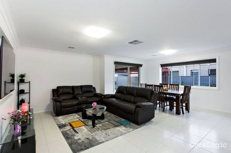 Property photo of 33 Roscommon Avenue Alfredton VIC 3350