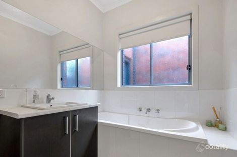 Property photo of 2/7 Georgia Crescent Werribee VIC 3030