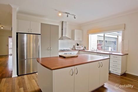 Property photo of 25 Hollows Circuit Tarneit VIC 3029