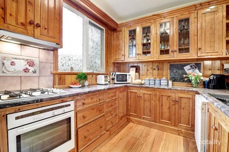 Property photo of 25 Pine Crescent Ringwood North VIC 3134