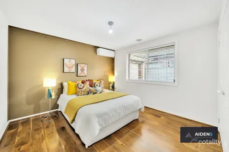 Property photo of 4 Ironbark Grove Burnside Heights VIC 3023