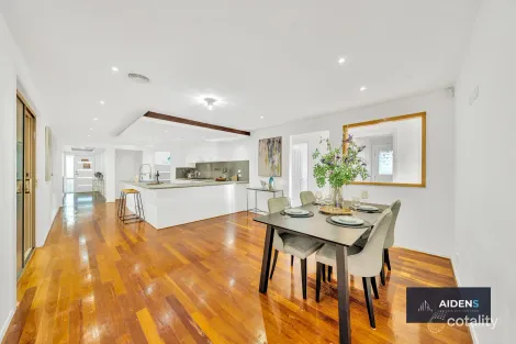 Property photo of 4 Ironbark Grove Burnside Heights VIC 3023