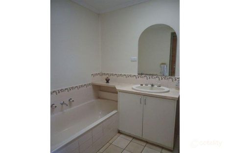 Property photo of 3 Isaac Smith Crescent Cranbourne VIC 3977