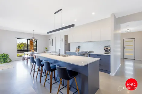 Property photo of 37 Stanley Crescent Kangaroo Flat VIC 3555