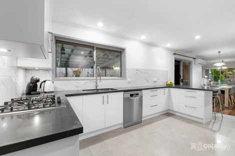 Property photo of 3 Teal Court Narre Warren South VIC 3805